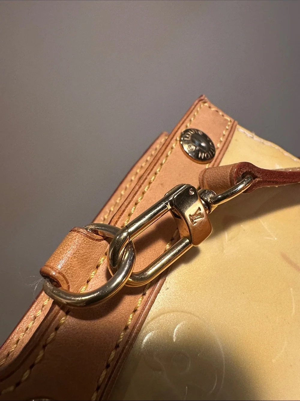 Authentic Louis Vuitton Roxbury Drive Monogram Vernis leather Pearl 2Way Handbag